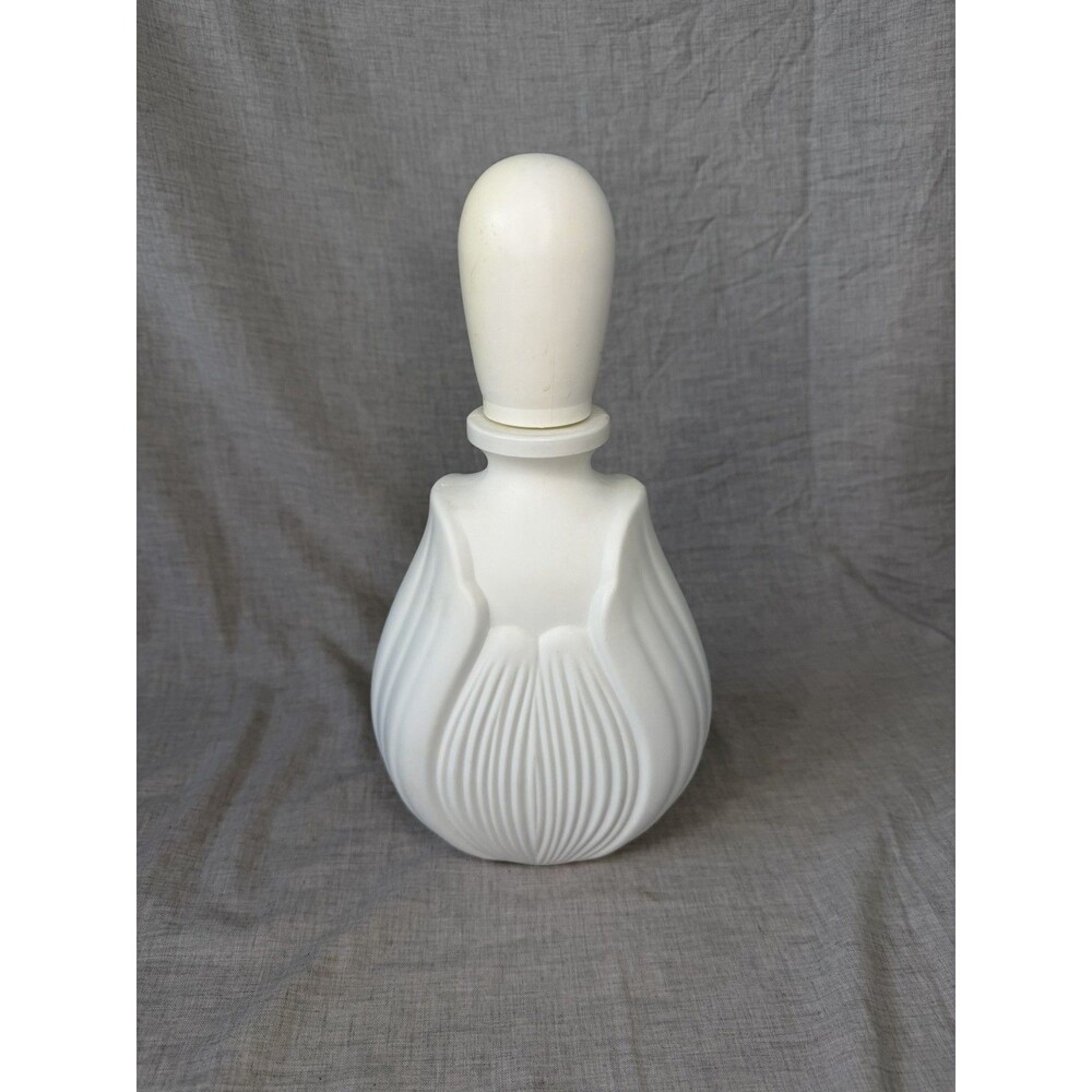 PRIVILEGE MOISTURIZING BATH 50 OZ HUGE BOTTLE Vintag elegance art in a bottle